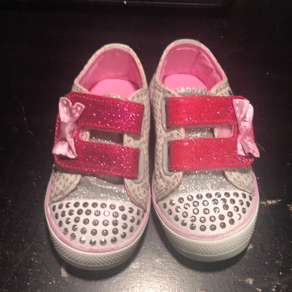 Toddler girls Easy closure sneakers (lights up)